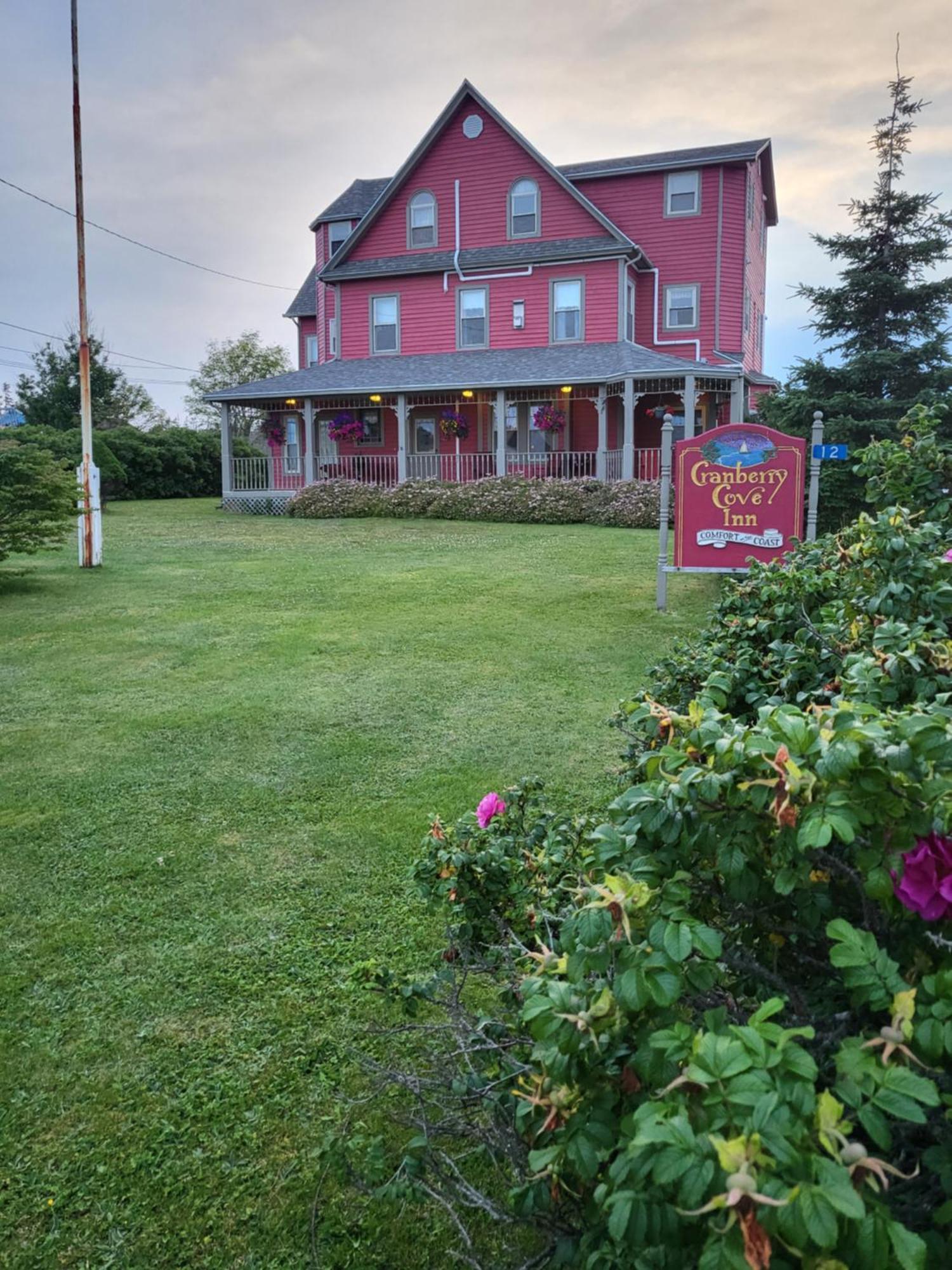 Cranberry Cove Inn Louisbourg Eksteriør bilde